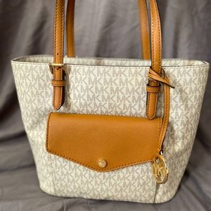 Michael Kors Shoulder Bag